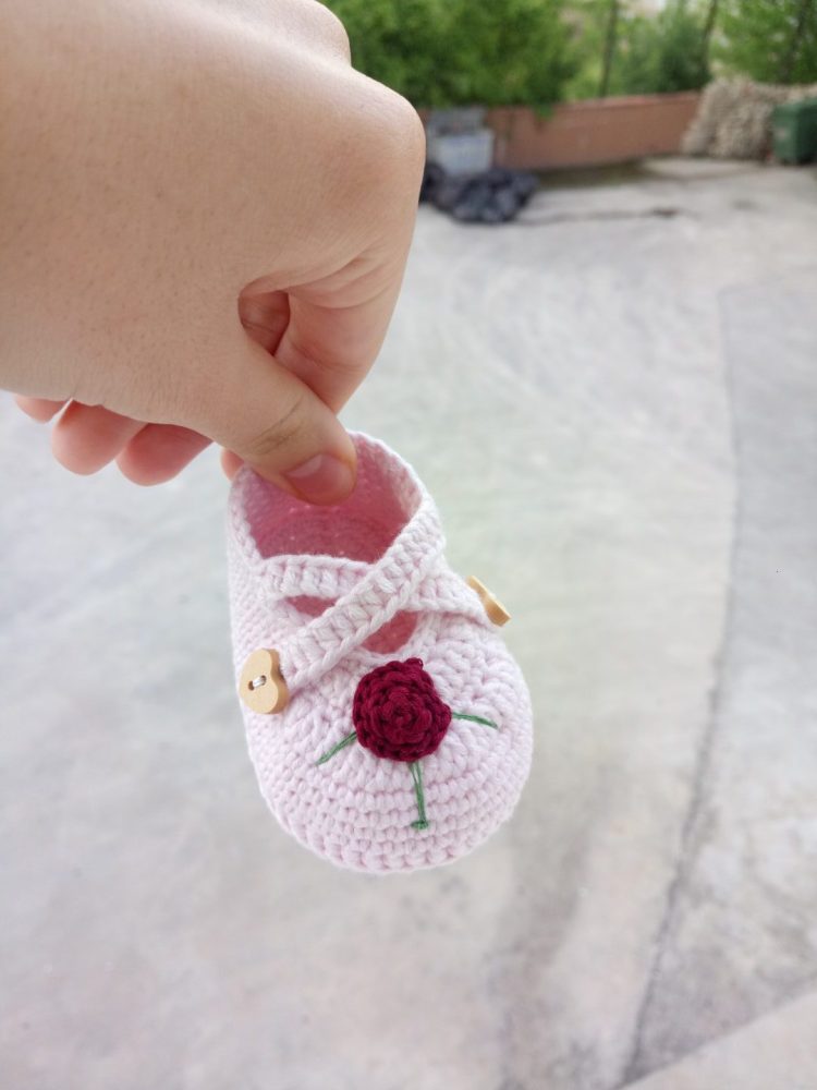 Cute Crochet Baby Slippers – blossom